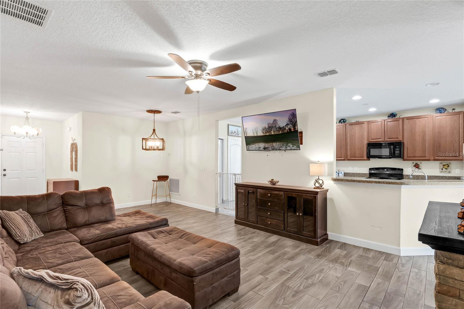 2430 NORWOOD PL, TAVARES, FL, 32778