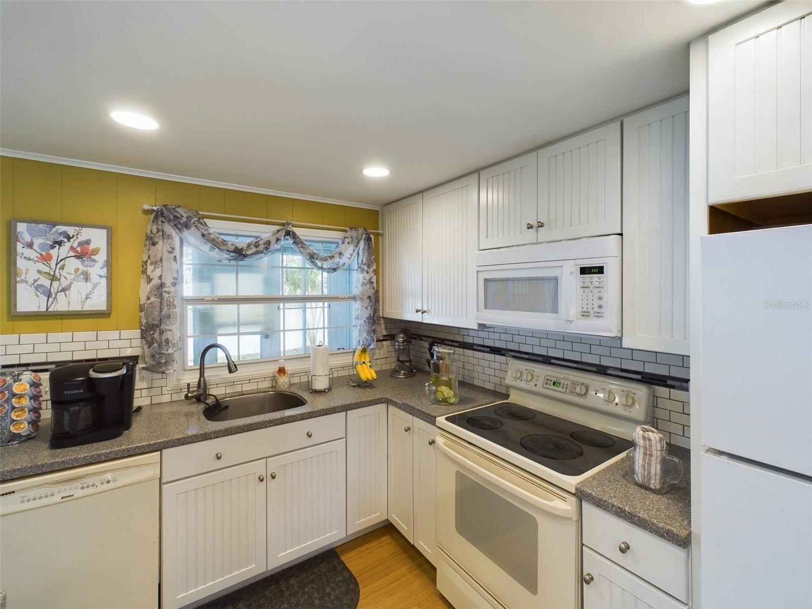 12501 ULMERTON RD #82, LARGO, FL, 33774