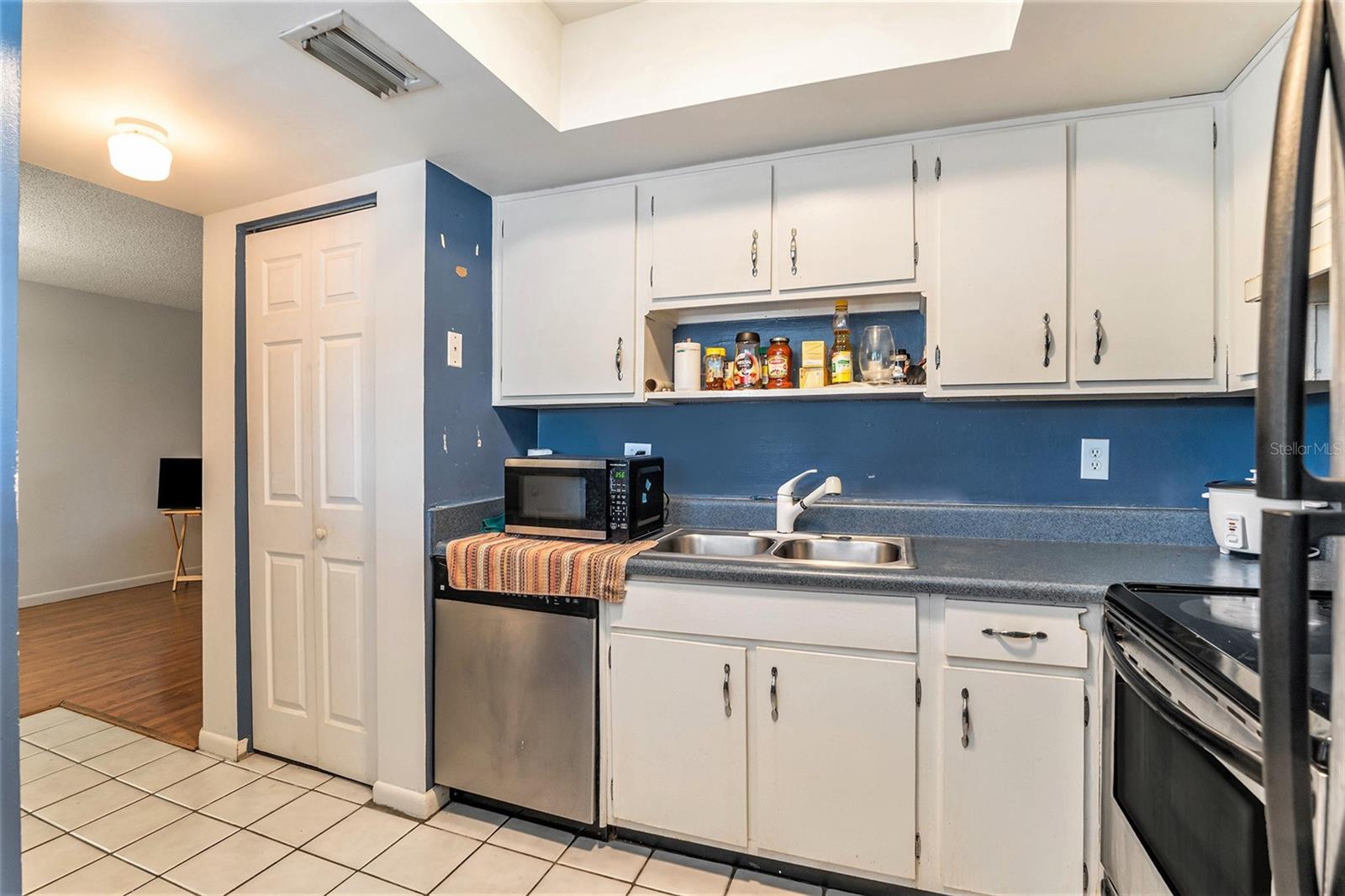 6328 NEWTOWN CIR #28B3, TAMPA, FL, 33615