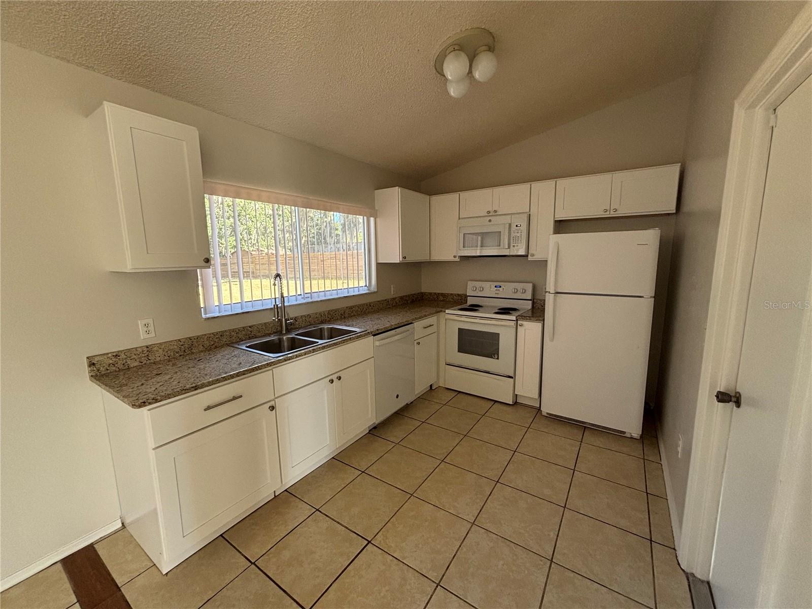 104 EMERALD RD, OCALA, FL, 34472