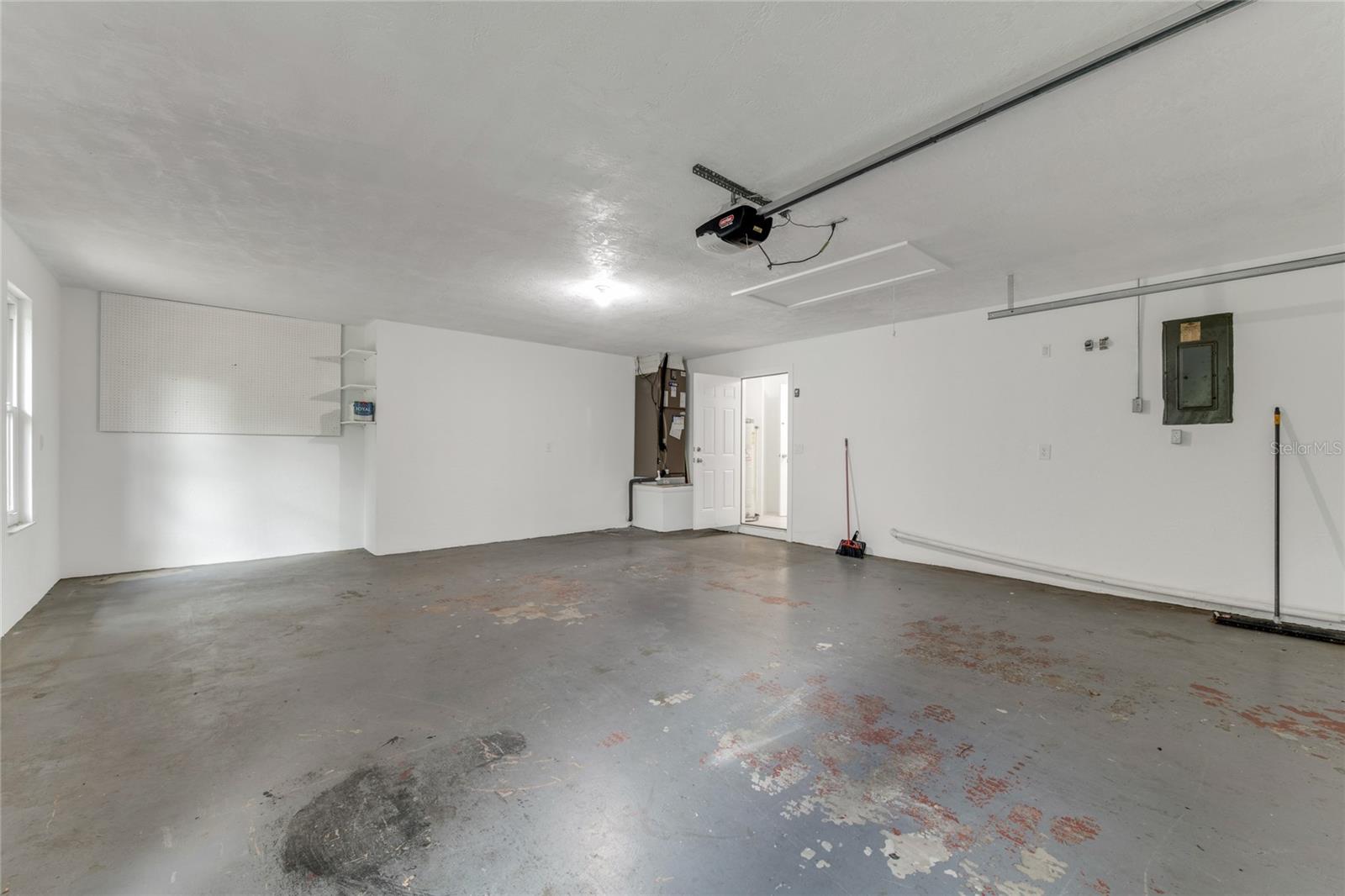 660 SAXON BLVD, DELTONA, FL, 32725