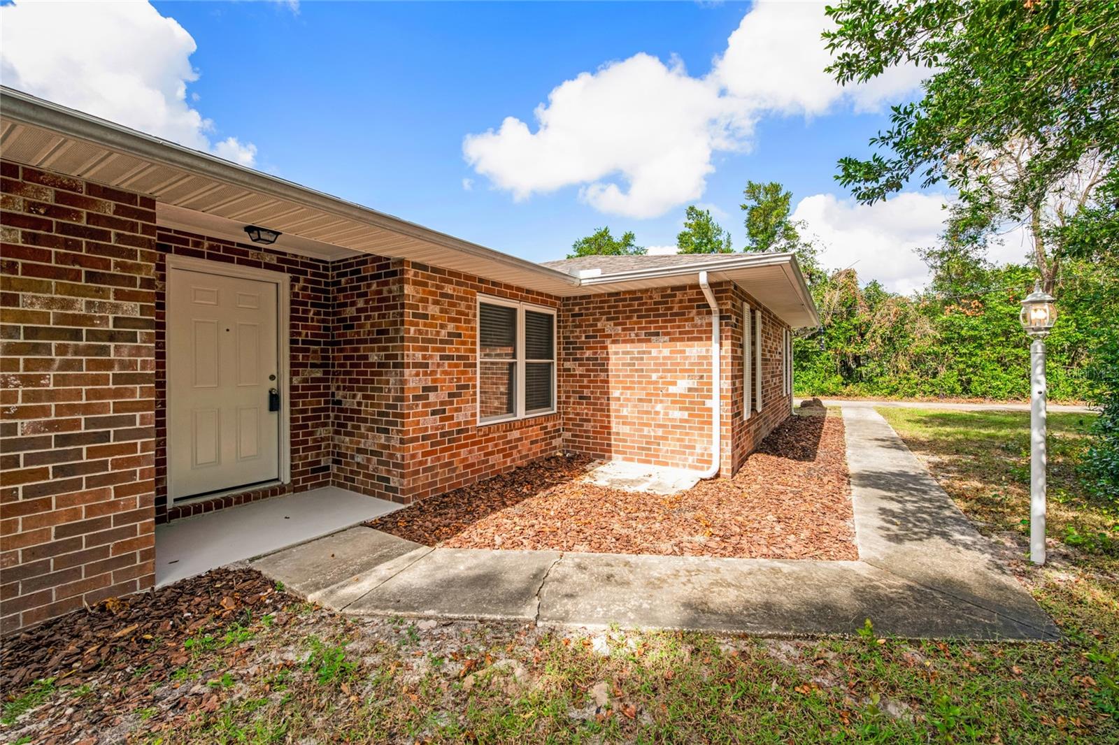 660 SAXON BLVD, DELTONA, FL, 32725