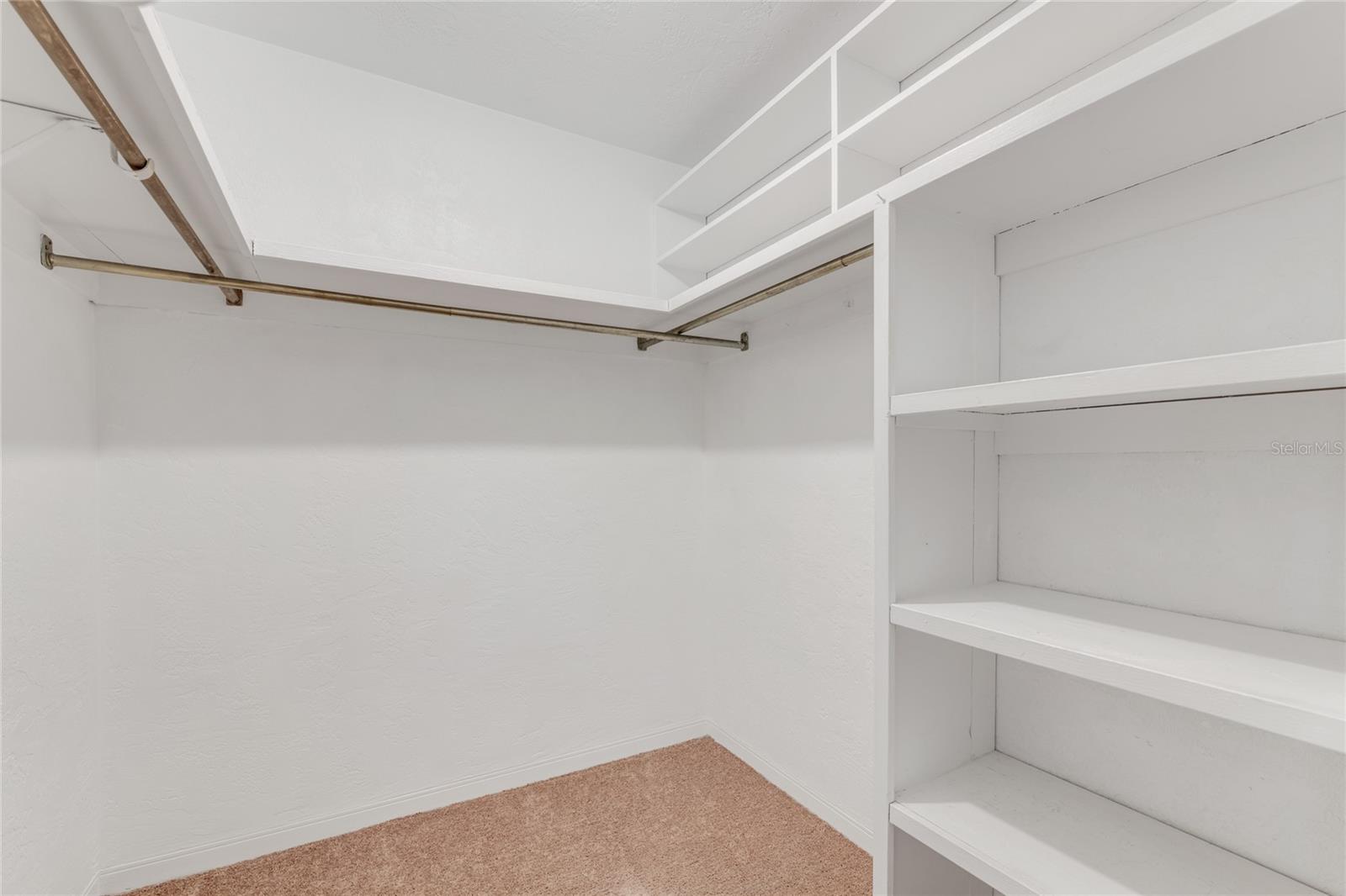 660 SAXON BLVD, DELTONA, FL, 32725