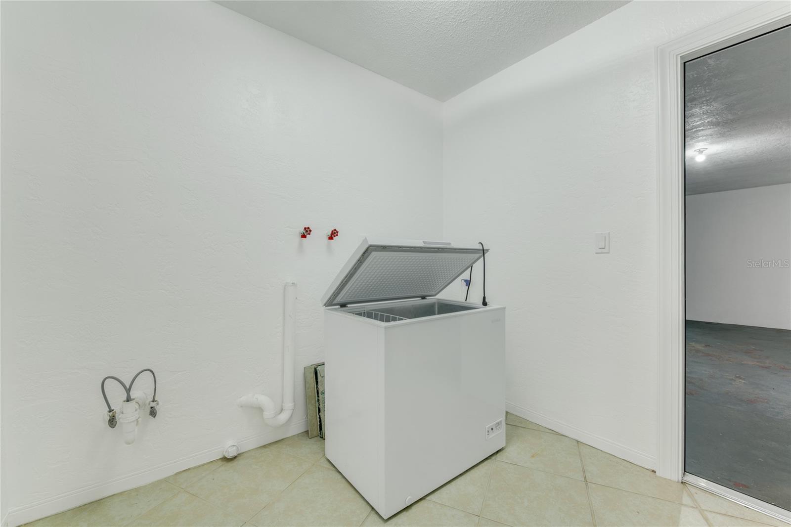 660 SAXON BLVD, DELTONA, FL, 32725