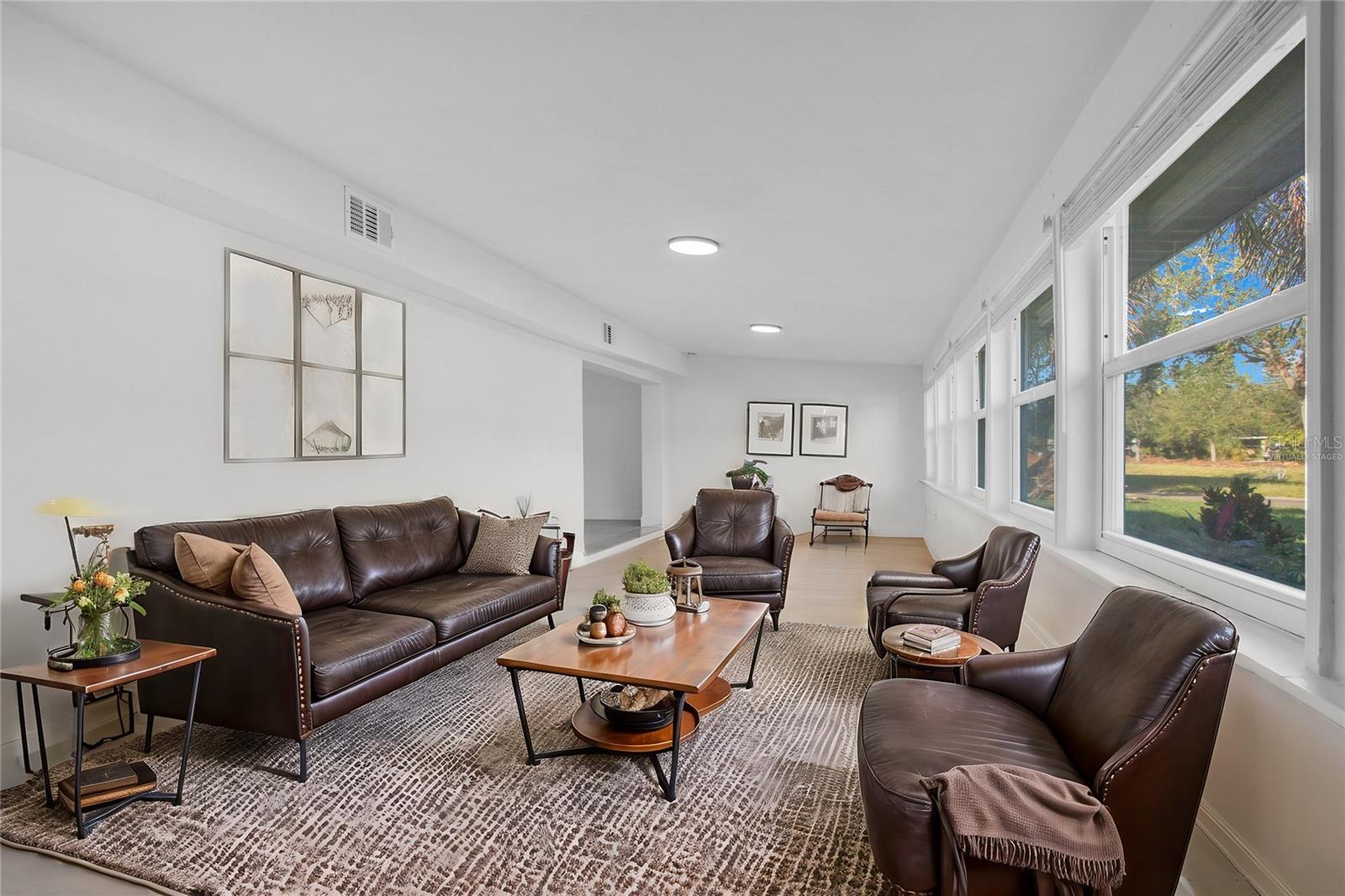 1009 FARRAGUT DR N, ST PETERSBURG, FL, 33710