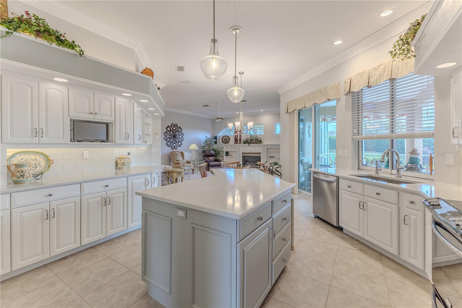 9088 JUSTINE DR, WEEKI WACHEE, FL, 34613