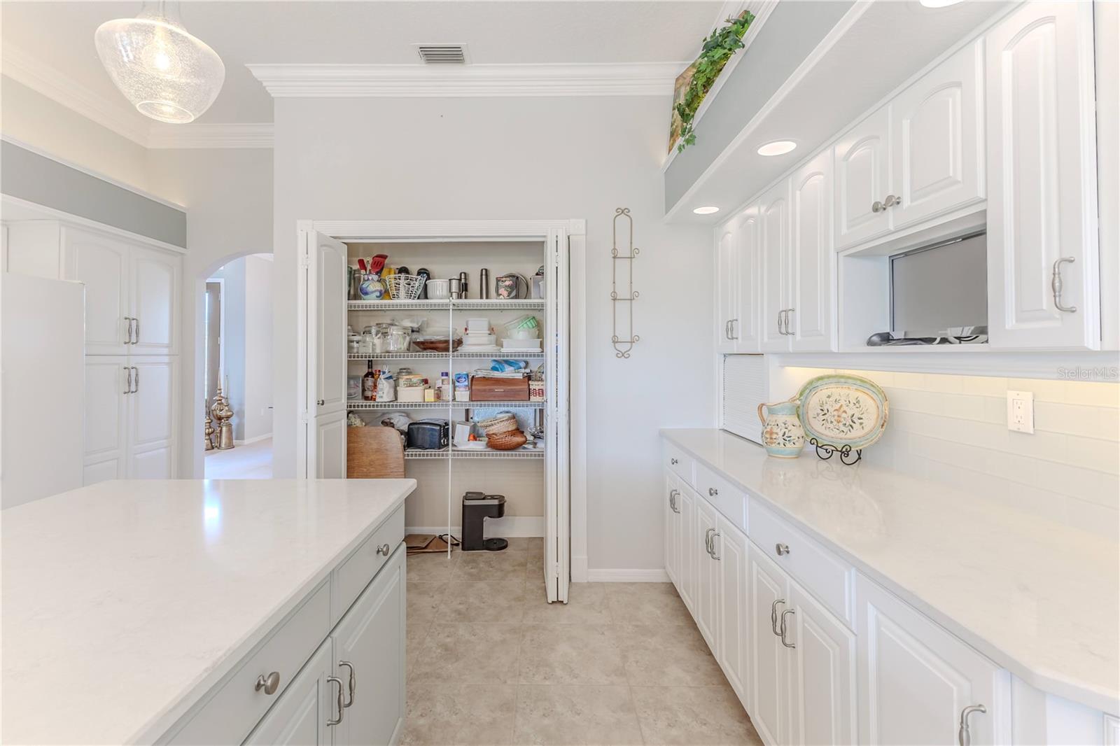 9088 JUSTINE DR, WEEKI WACHEE, FL, 34613