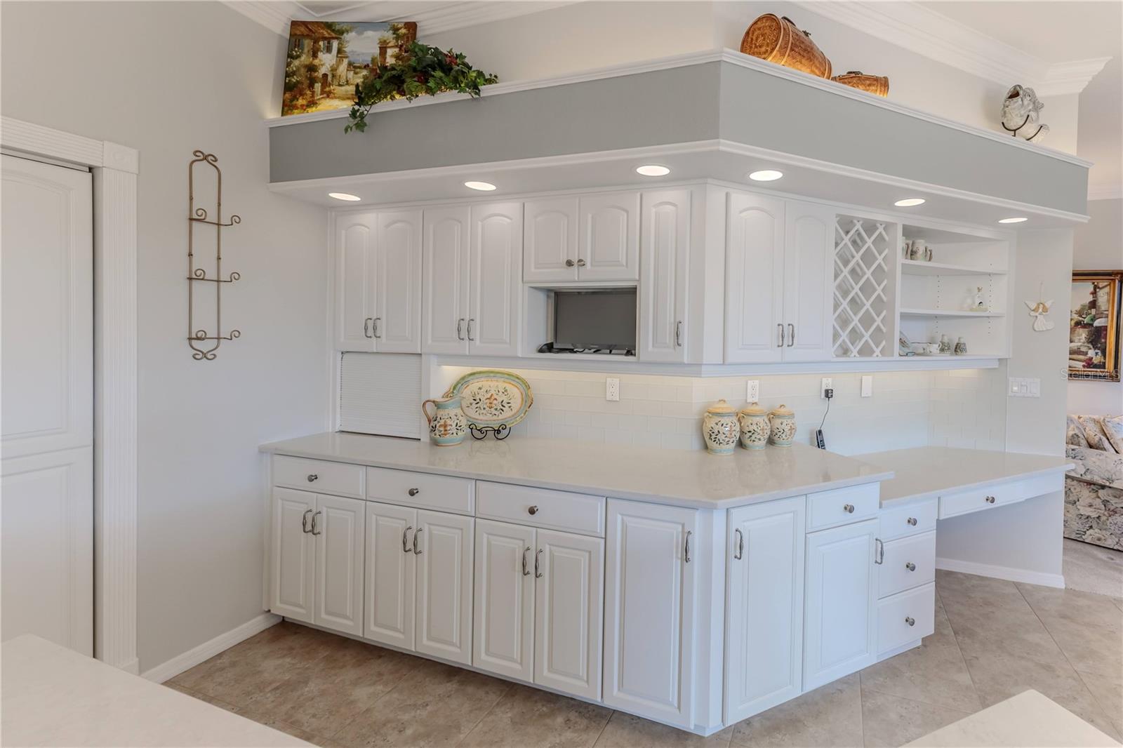 9088 JUSTINE DR, WEEKI WACHEE, FL, 34613