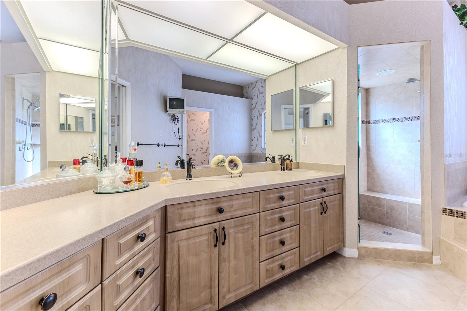 9088 JUSTINE DR, WEEKI WACHEE, FL, 34613