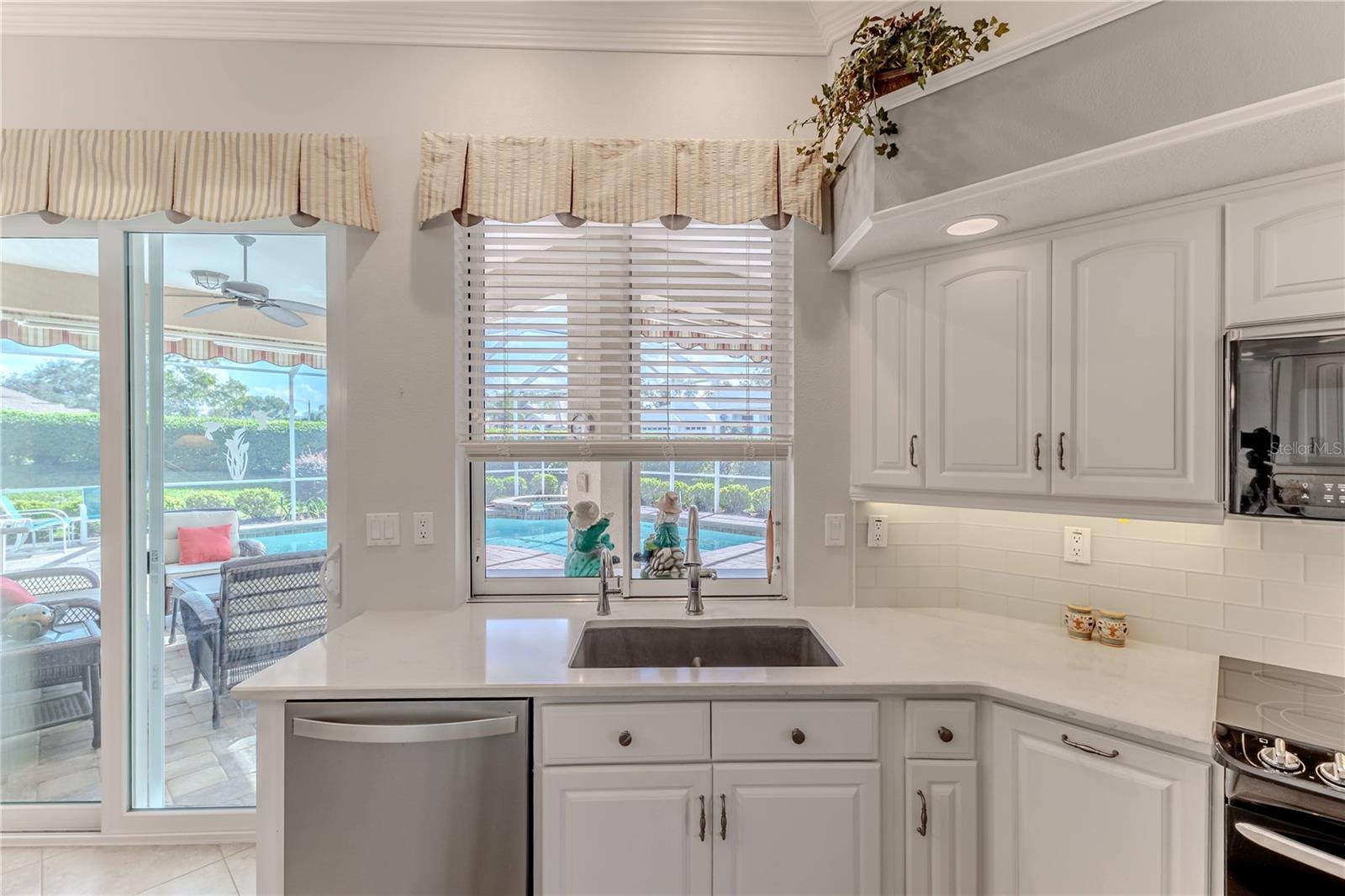 9088 JUSTINE DR, WEEKI WACHEE, FL, 34613
