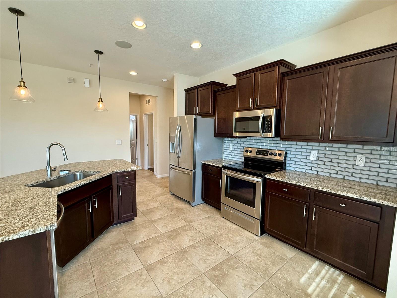 8382 ENCLAVE WAY #101, SARASOTA, FL, 34243