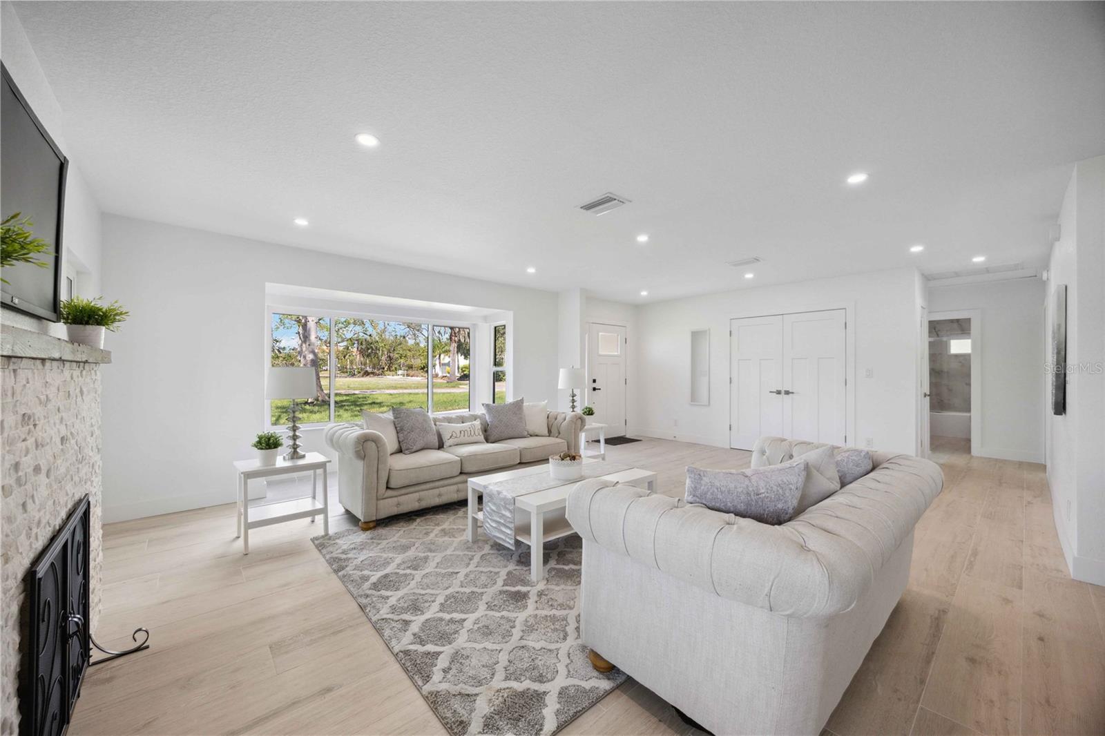 5246 BAY SHORE RD, SARASOTA, FL, 34234