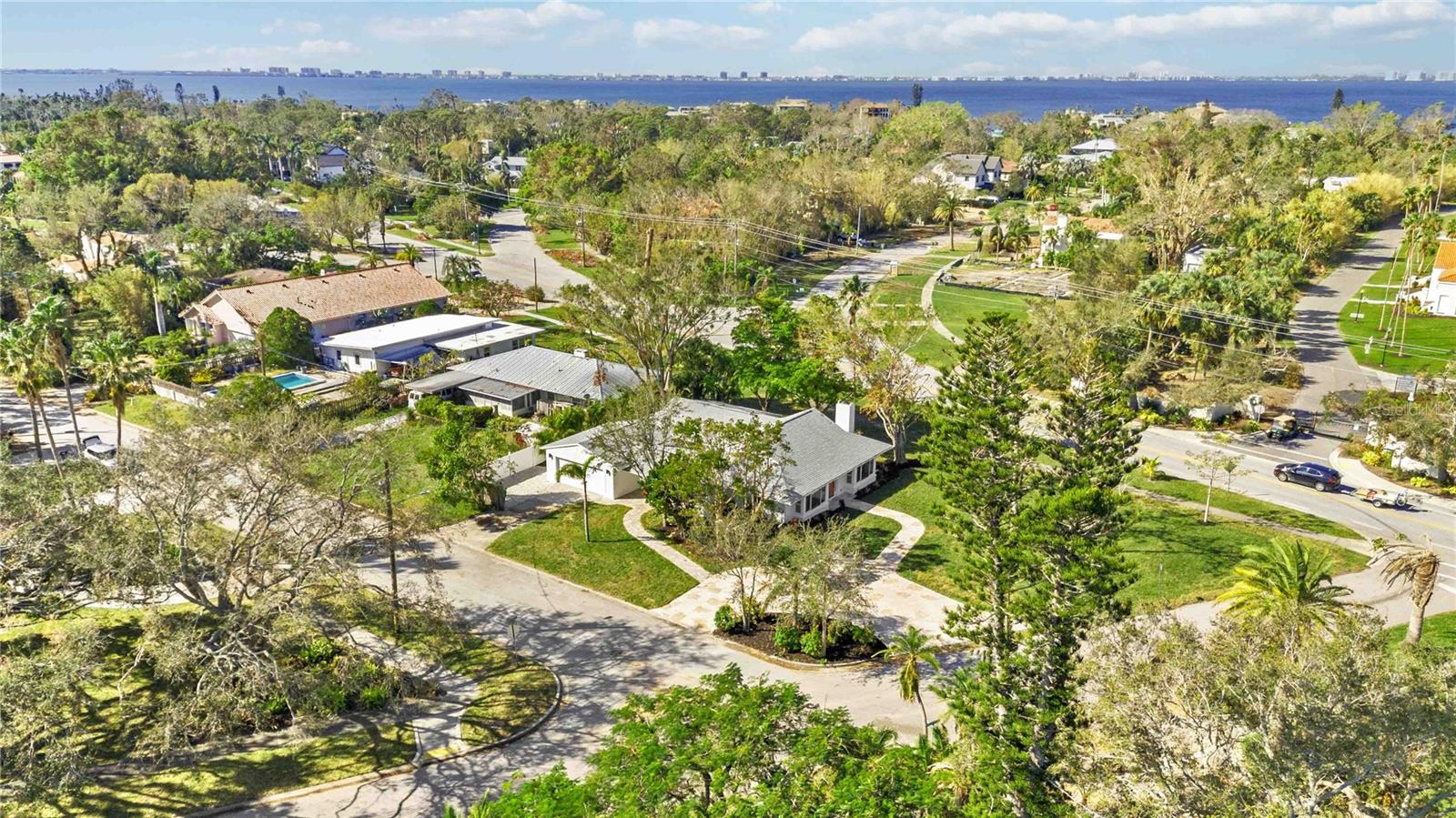 5246 BAY SHORE RD, SARASOTA, FL, 34234