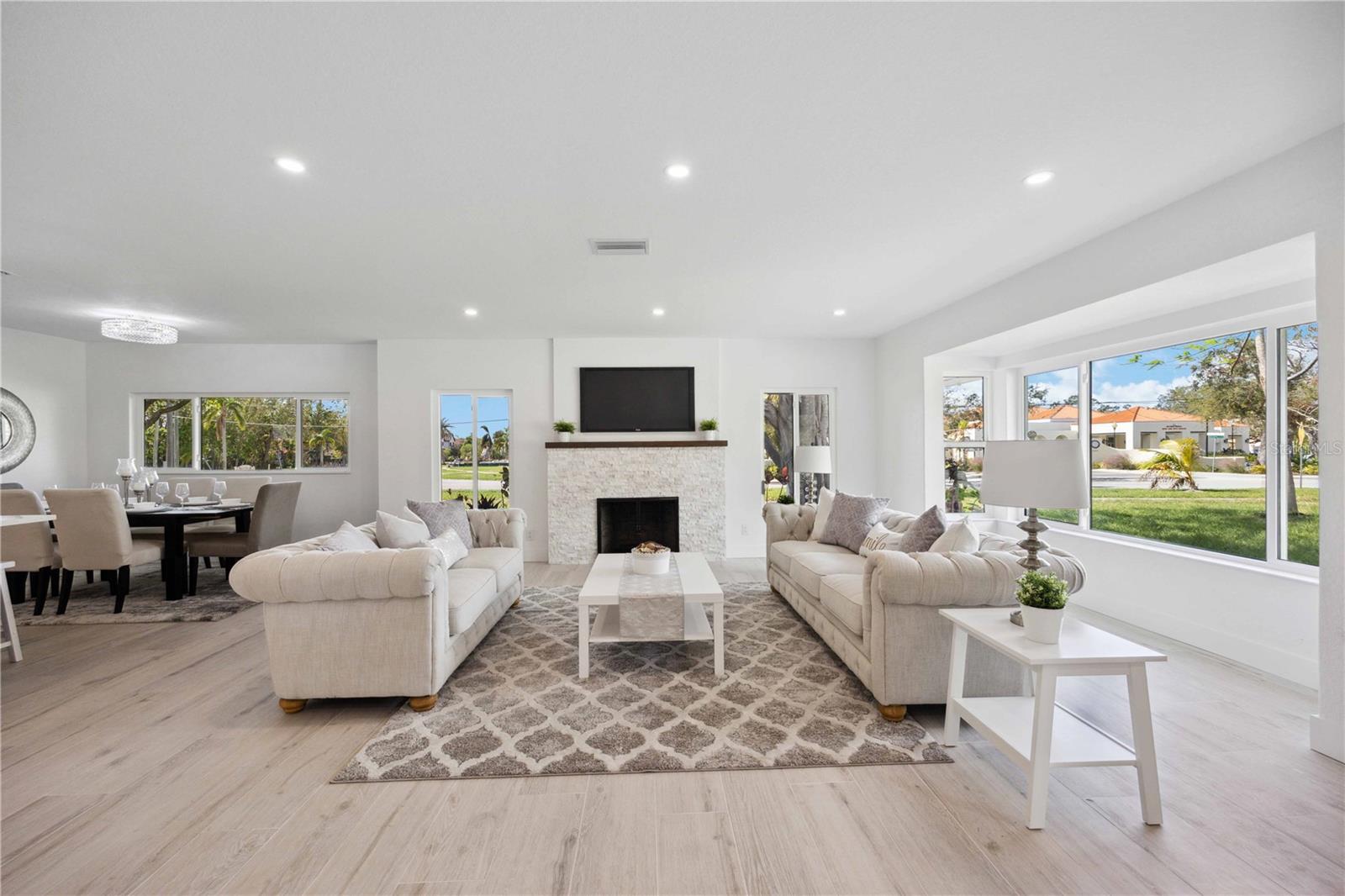 5246 BAY SHORE RD, SARASOTA, FL, 34234