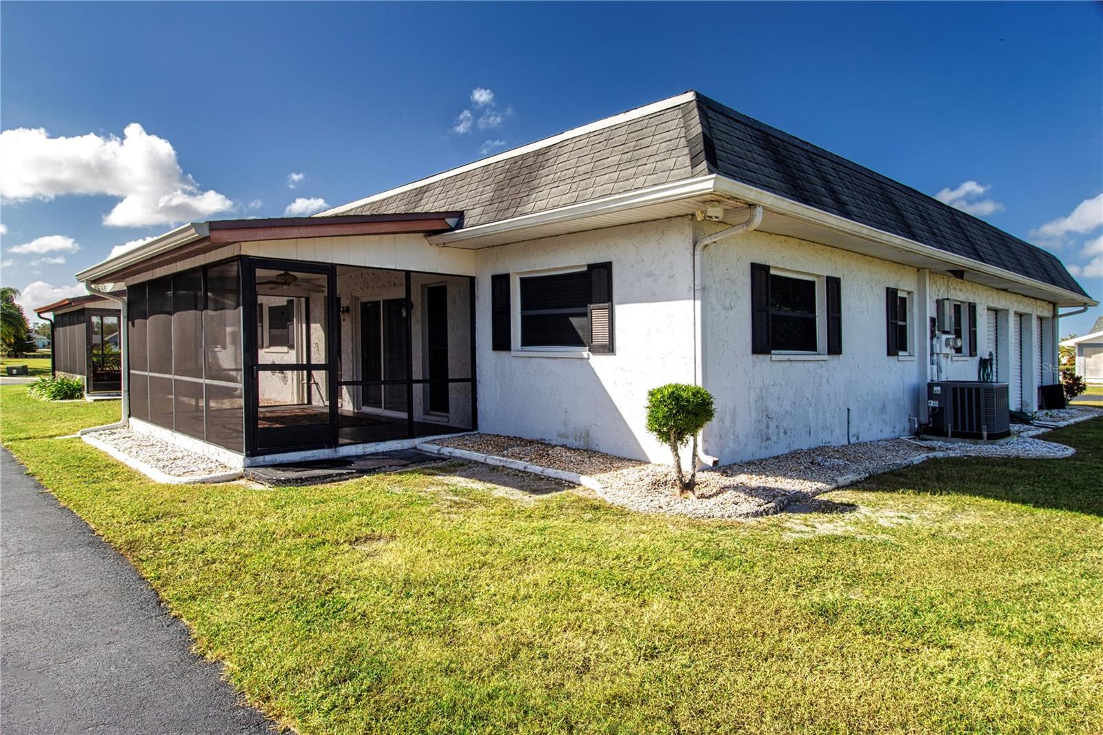 332 CLUB MANOR DR #10, SUN CITY CENTER, FL, 33573