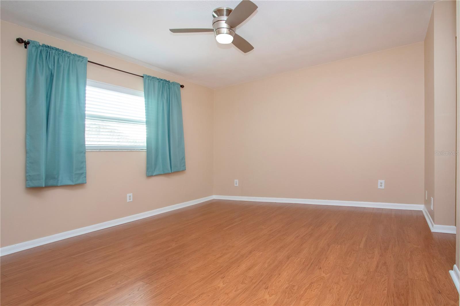 332 CLUB MANOR DR #10, SUN CITY CENTER, FL, 33573
