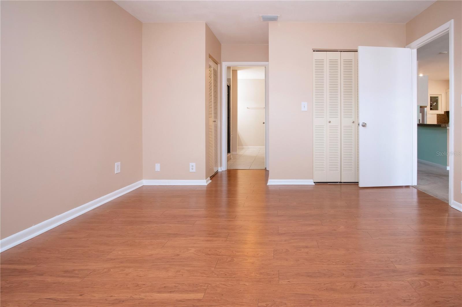 332 CLUB MANOR DR #10, SUN CITY CENTER, FL, 33573