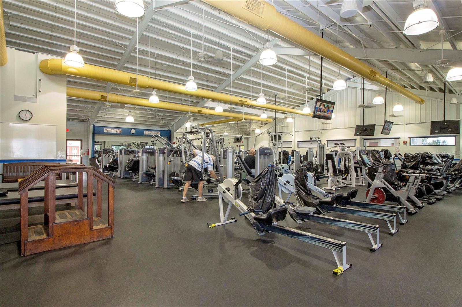 332 CLUB MANOR DR #10, SUN CITY CENTER, FL, 33573