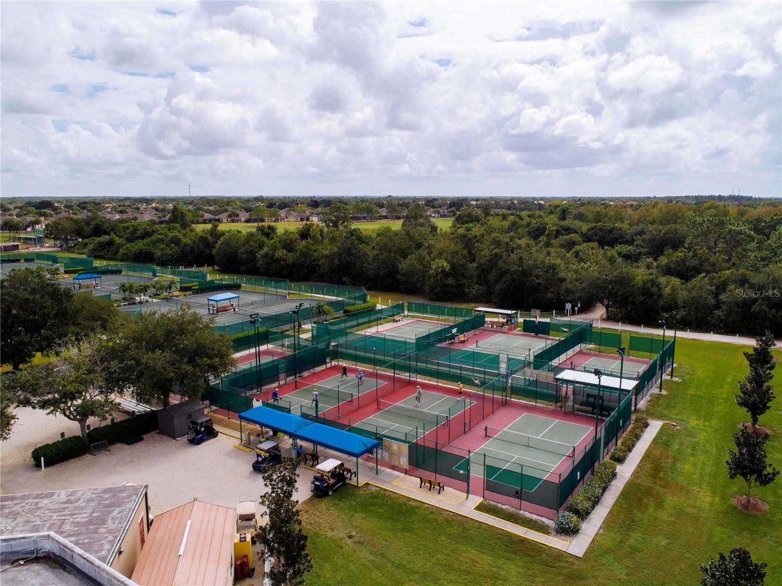 332 CLUB MANOR DR #10, SUN CITY CENTER, FL, 33573