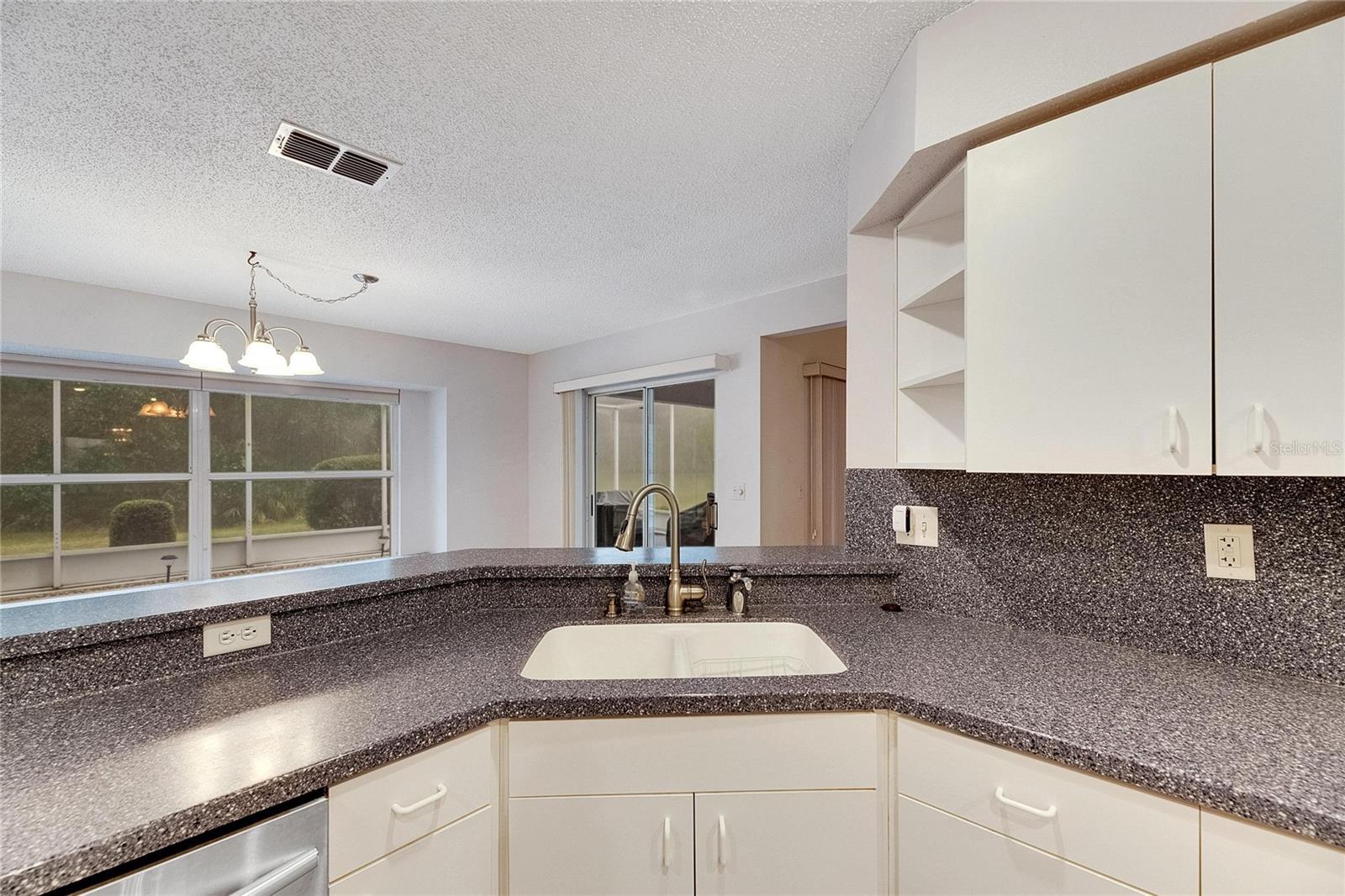 2113 E DEL WEBB BLVD, SUN CITY CENTER, FL, 33573