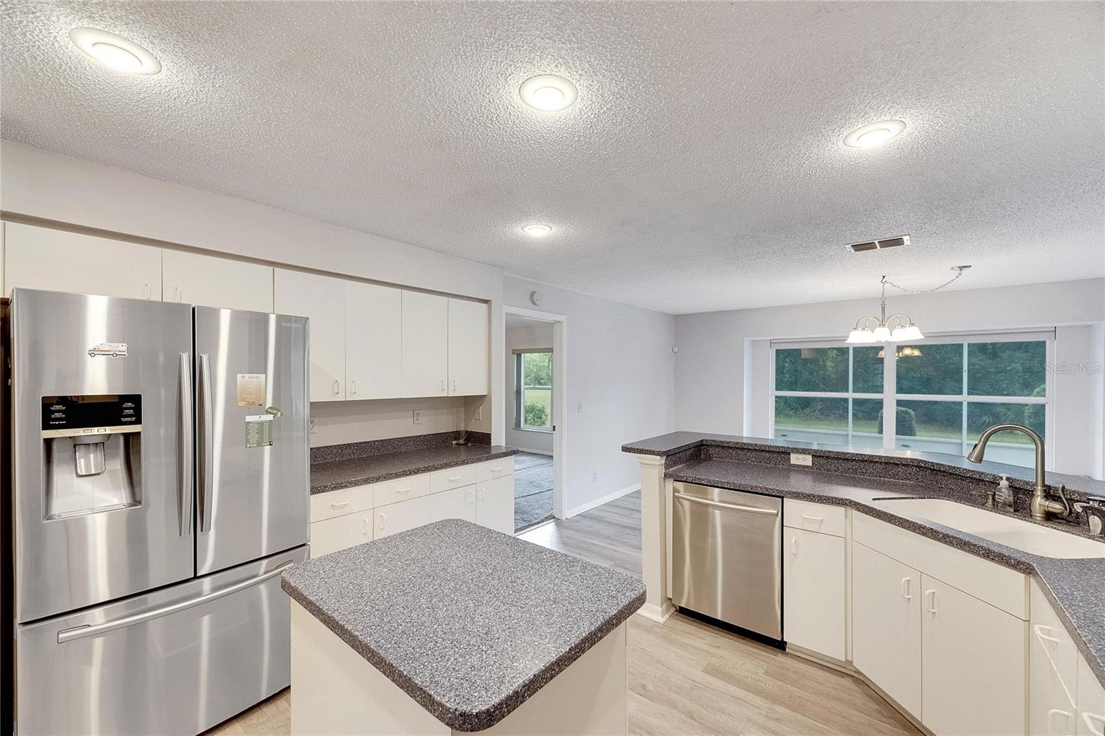 2113 E DEL WEBB BLVD, SUN CITY CENTER, FL, 33573
