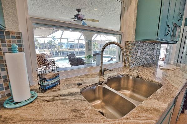 330 SORRENTO CT, PUNTA GORDA, FL, 33950