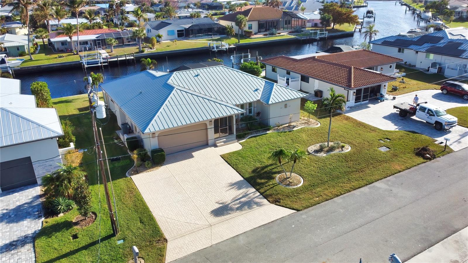 330 SORRENTO CT, PUNTA GORDA, FL, 33950