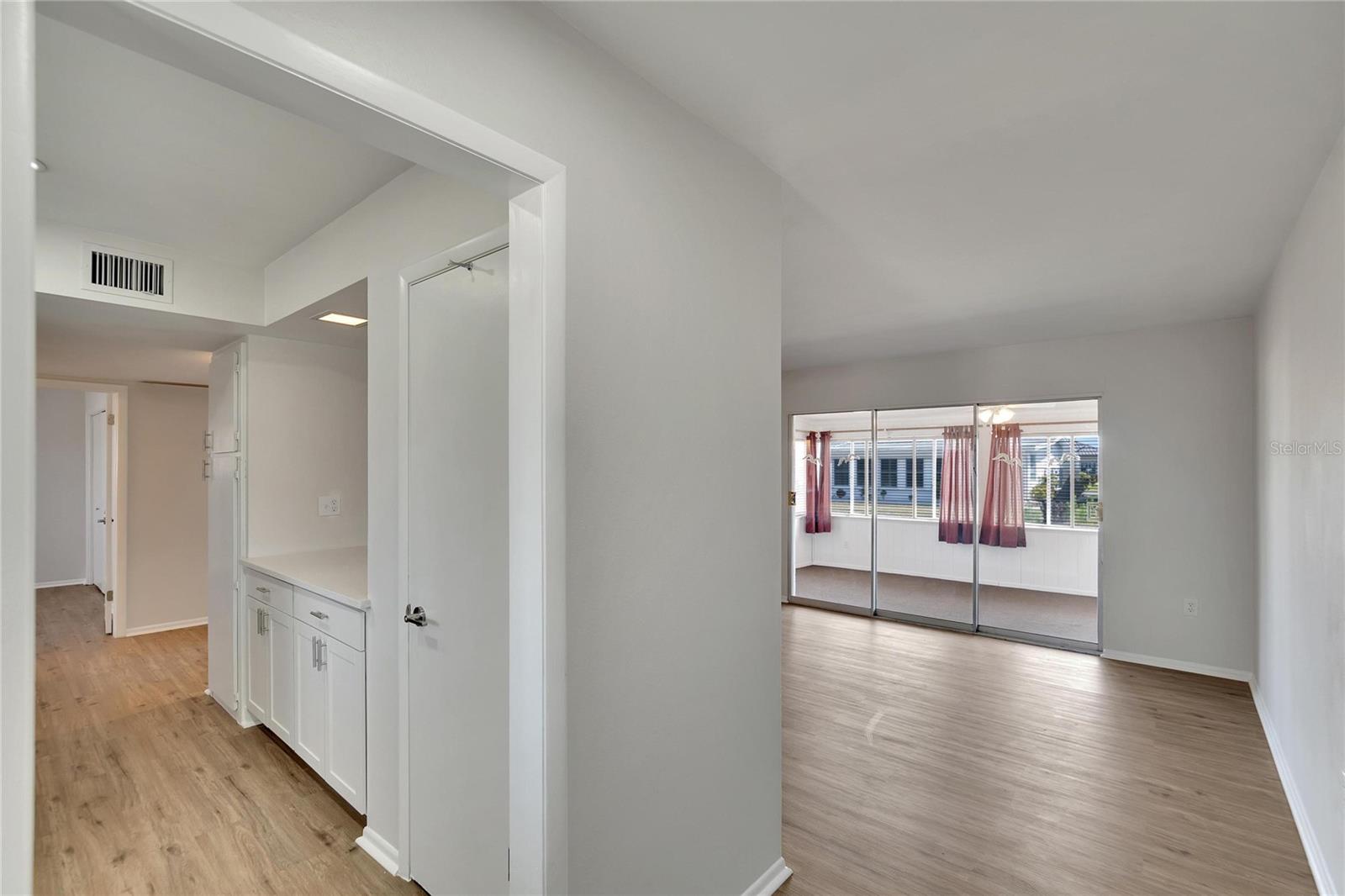 1207 CHEVY CHASE DR, SUN CITY CENTER, FL, 33573