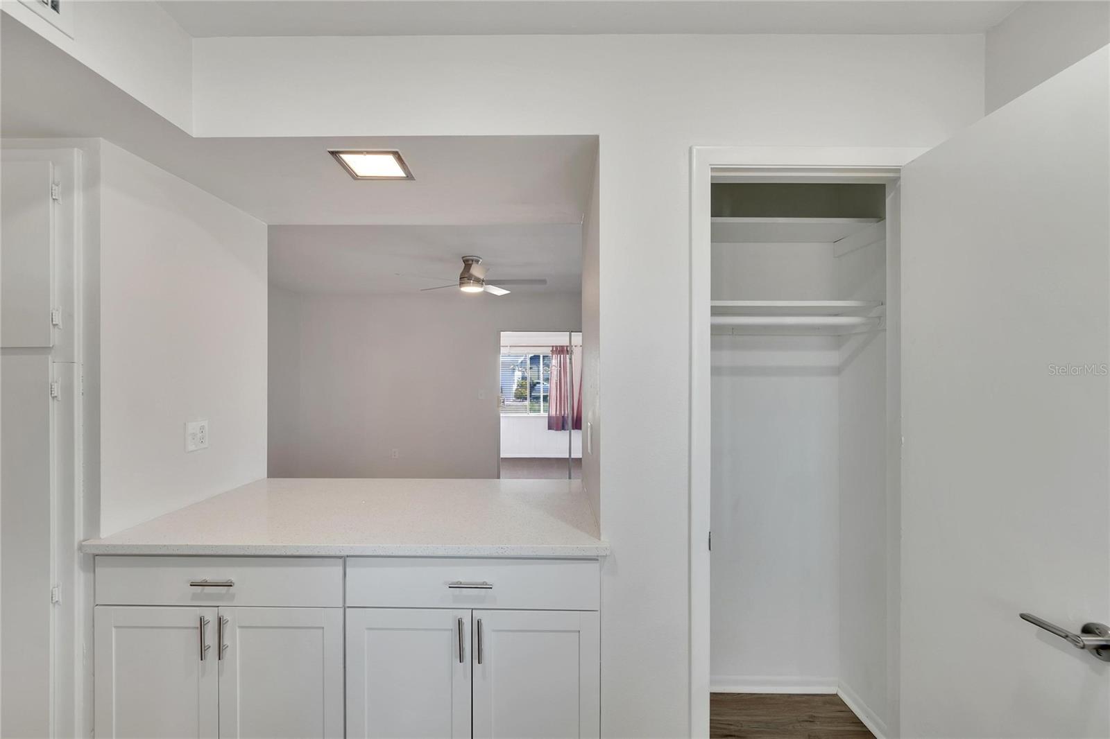 1207 CHEVY CHASE DR, SUN CITY CENTER, FL, 33573