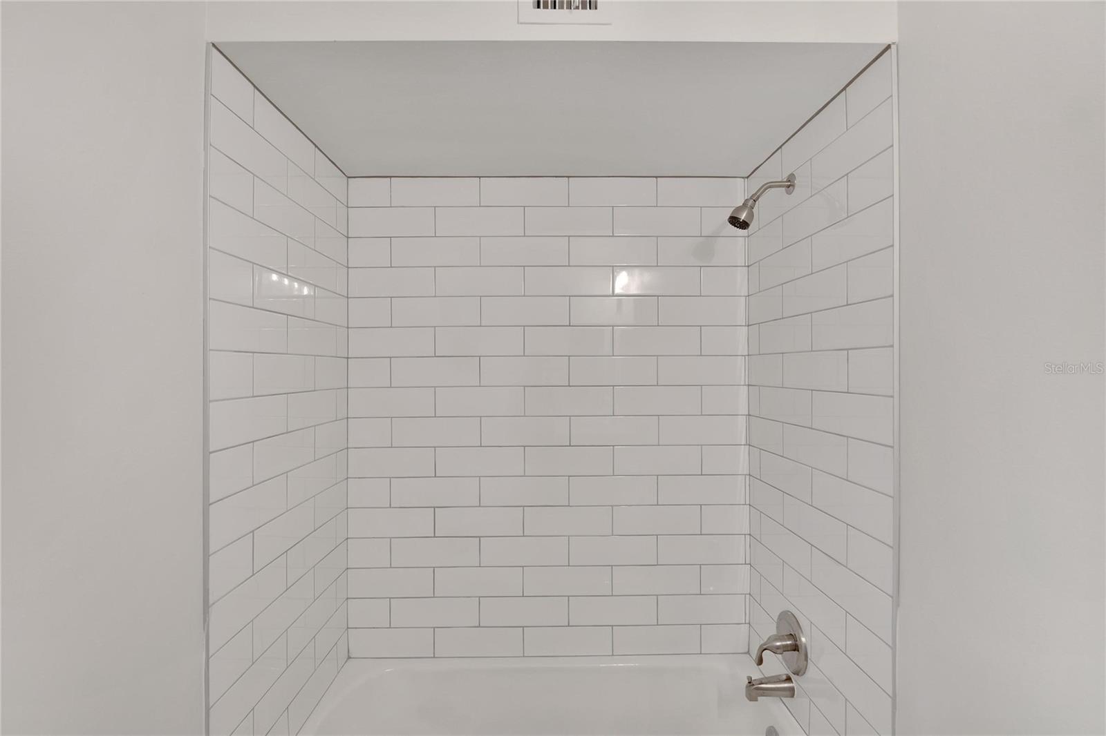 1207 CHEVY CHASE DR, SUN CITY CENTER, FL, 33573