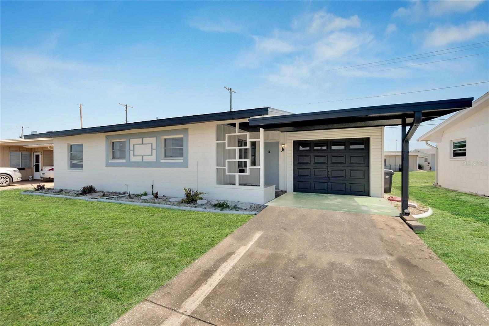 1207 CHEVY CHASE DR, SUN CITY CENTER, FL, 33573