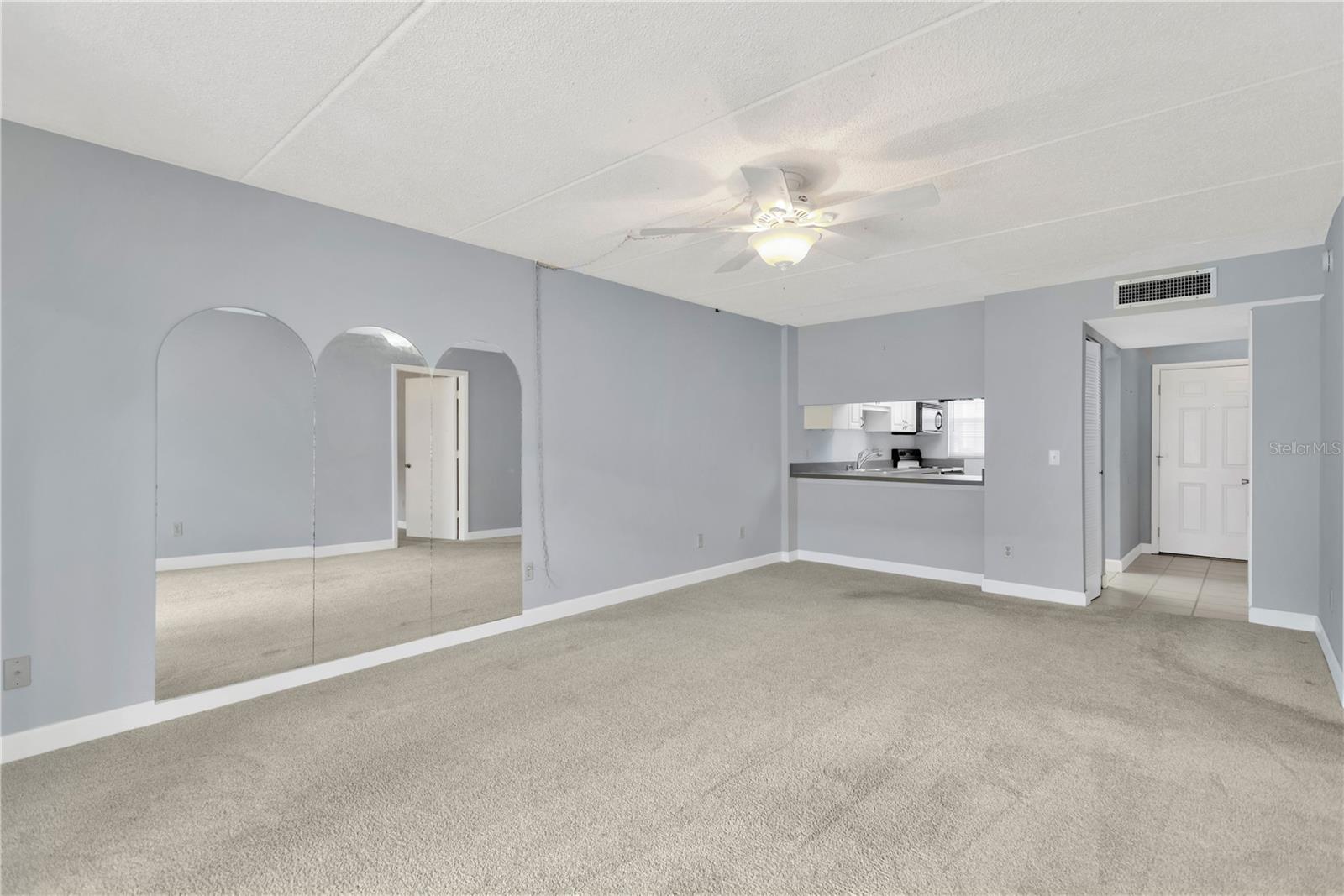 3819 N OAK DR #I21, TAMPA, FL, 33611