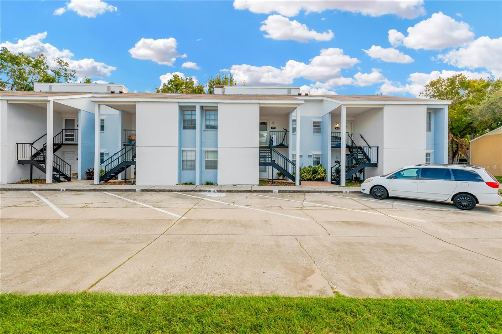3819 N OAK DR #I21, TAMPA, FL, 33611