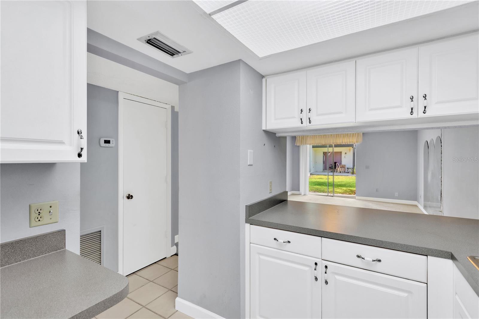3819 N OAK DR #I21, TAMPA, FL, 33611