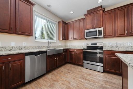 2692 WHITE ISLE LN, ORLANDO, FL, 32825