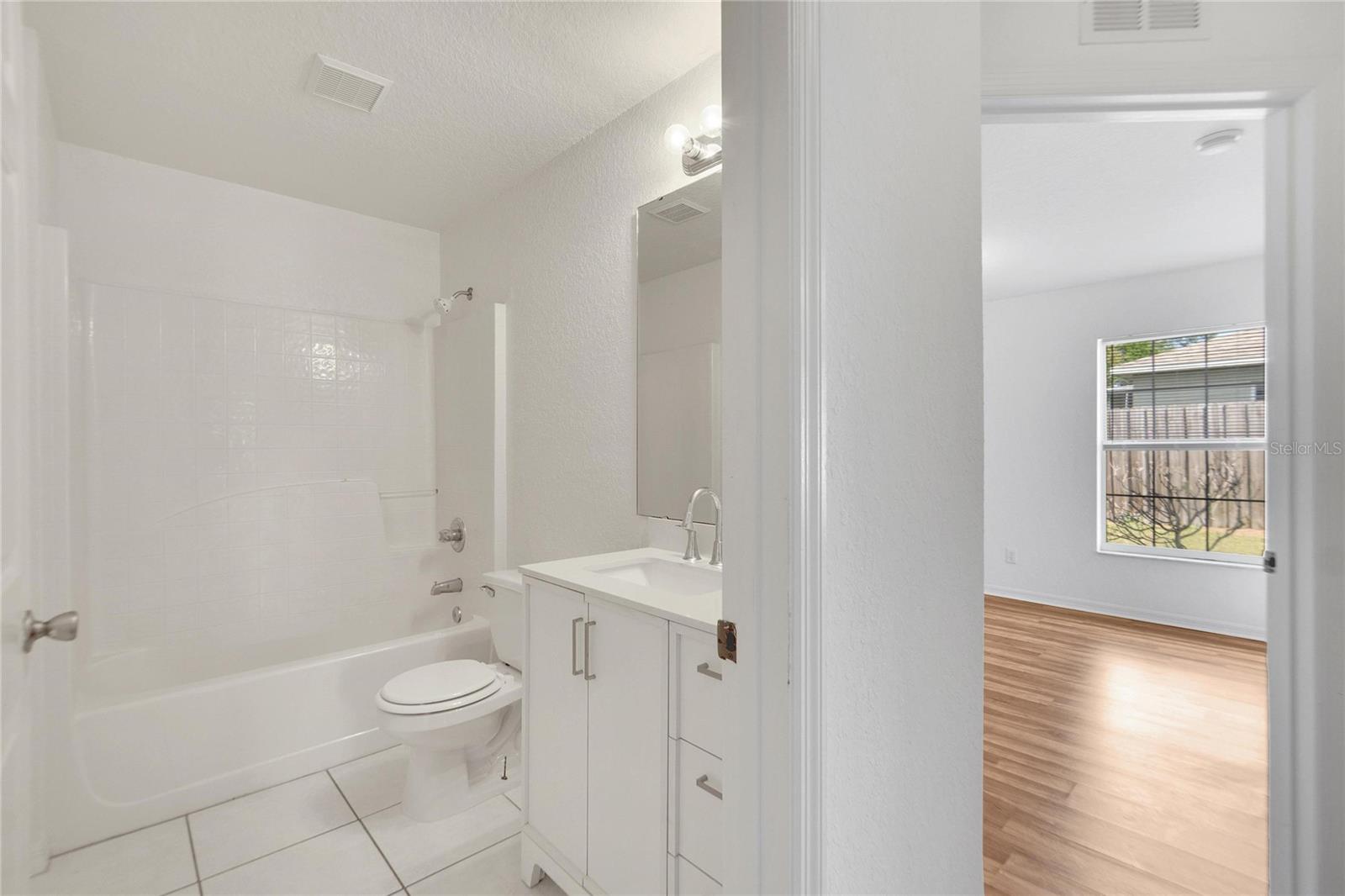 6064 MISSION DR, LAKELAND, FL, 33812