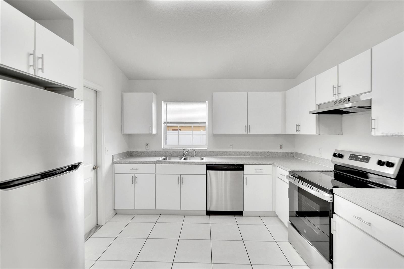6064 MISSION DR, LAKELAND, FL, 33812