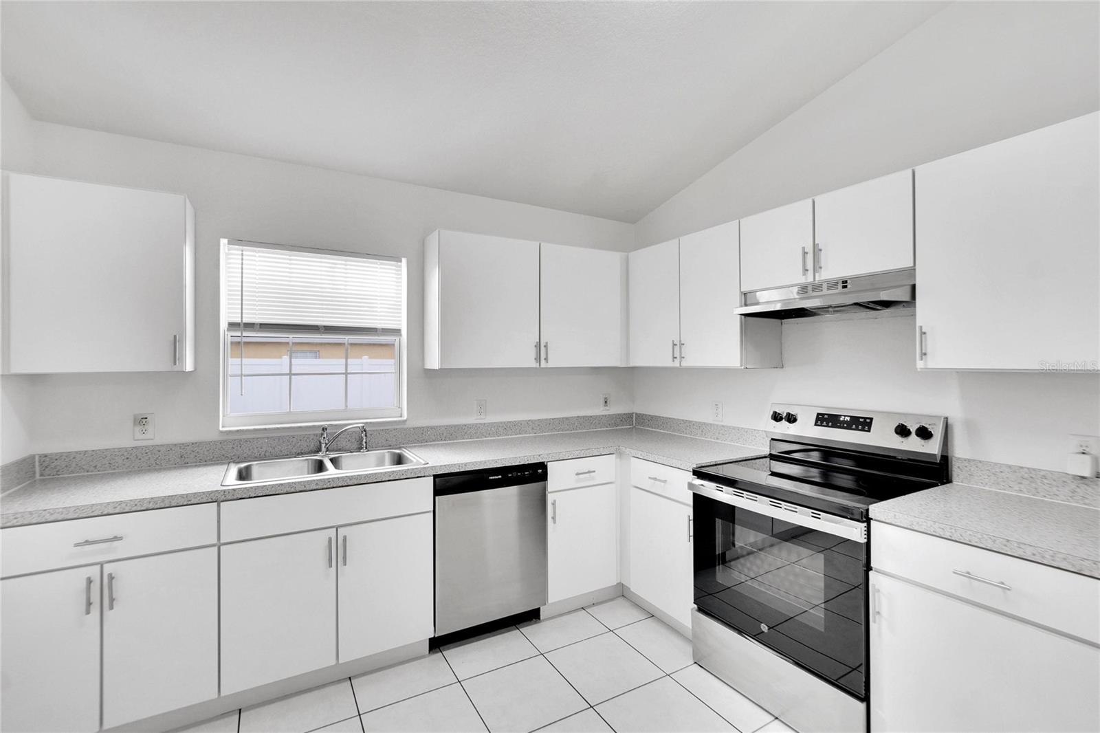 6064 MISSION DR, LAKELAND, FL, 33812