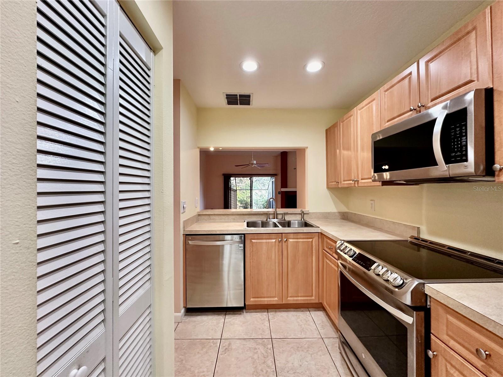 2004 WESTLEY CT, SAFETY HARBOR, FL, 34695