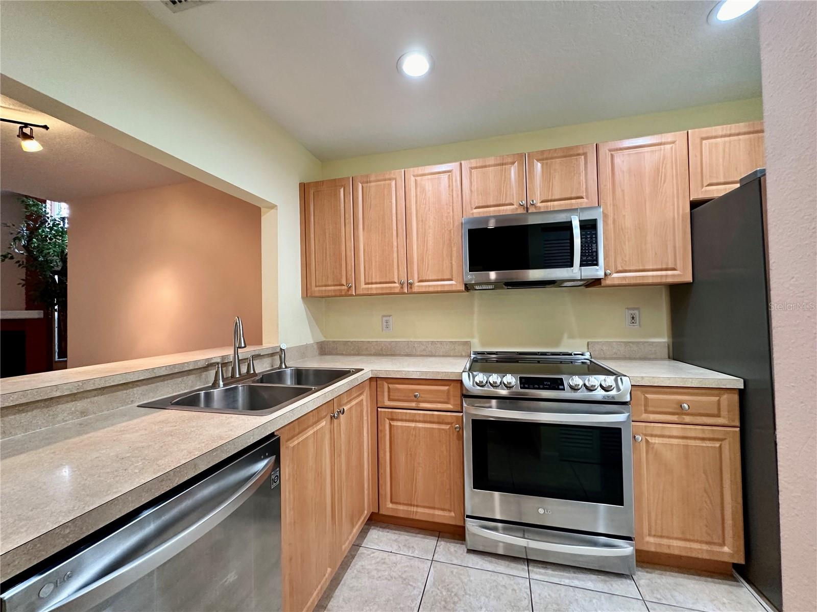 2004 WESTLEY CT, SAFETY HARBOR, FL, 34695