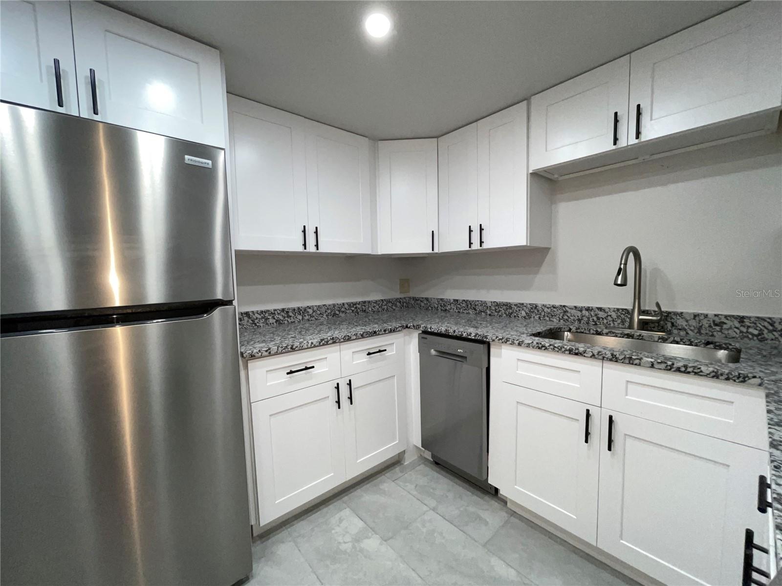 4906 VICTORIA DR #103, CAPE CORAL, FL, 33904