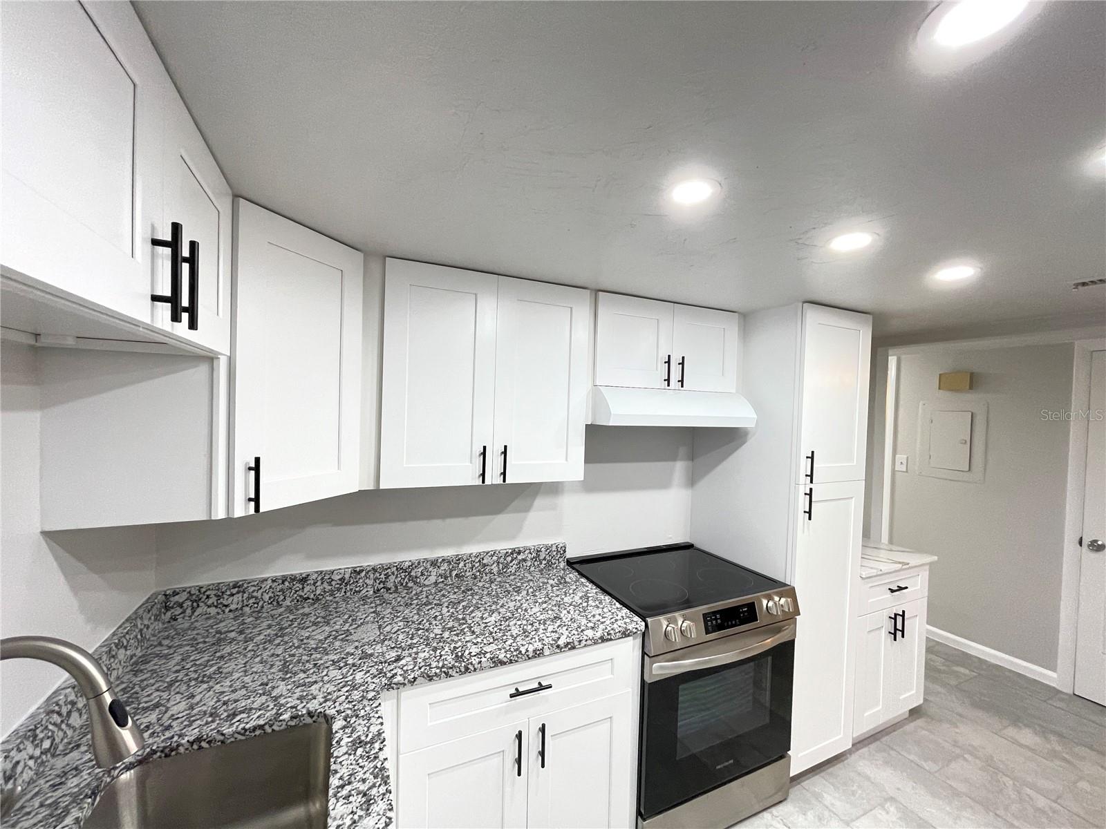 4906 VICTORIA DR #103, CAPE CORAL, FL, 33904