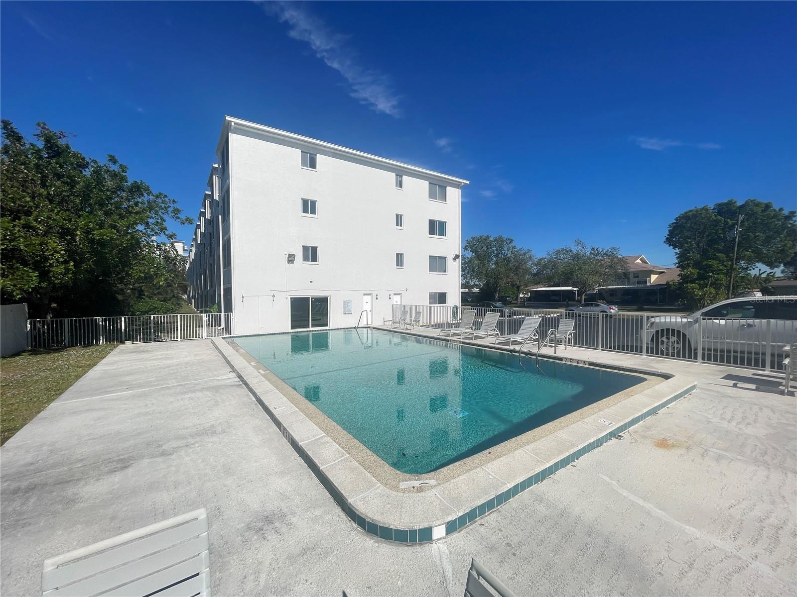 4906 VICTORIA DR #103, CAPE CORAL, FL, 33904