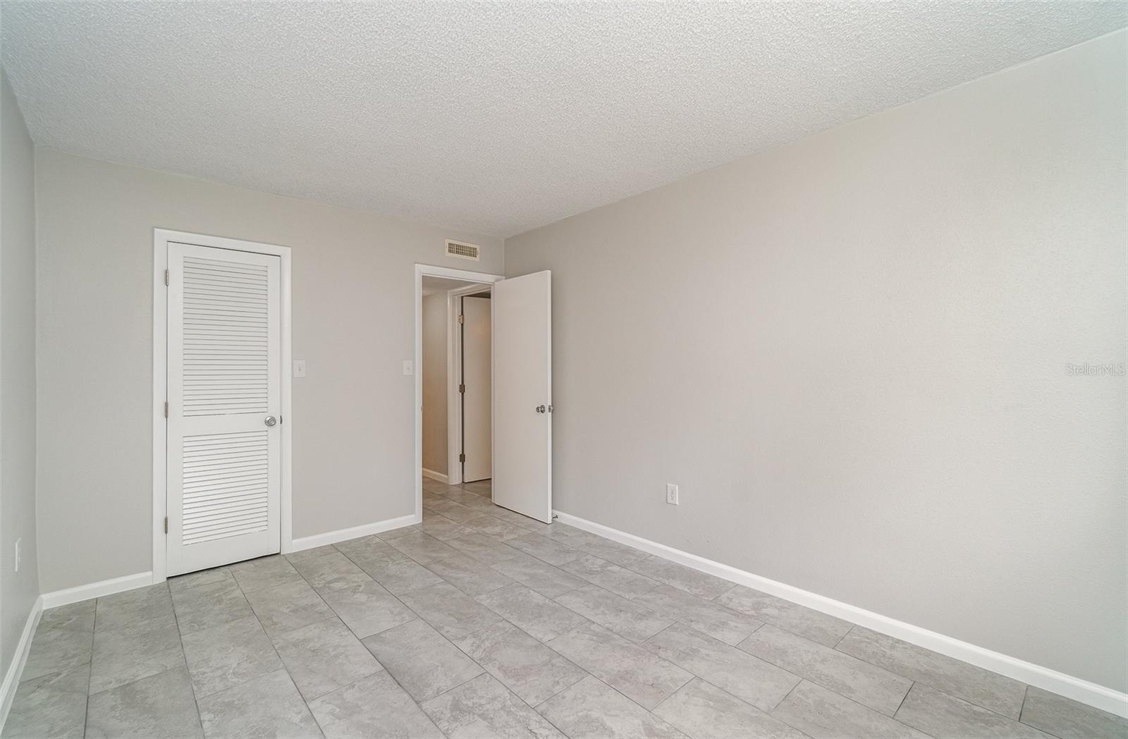4906 VICTORIA DR #103, CAPE CORAL, FL, 33904