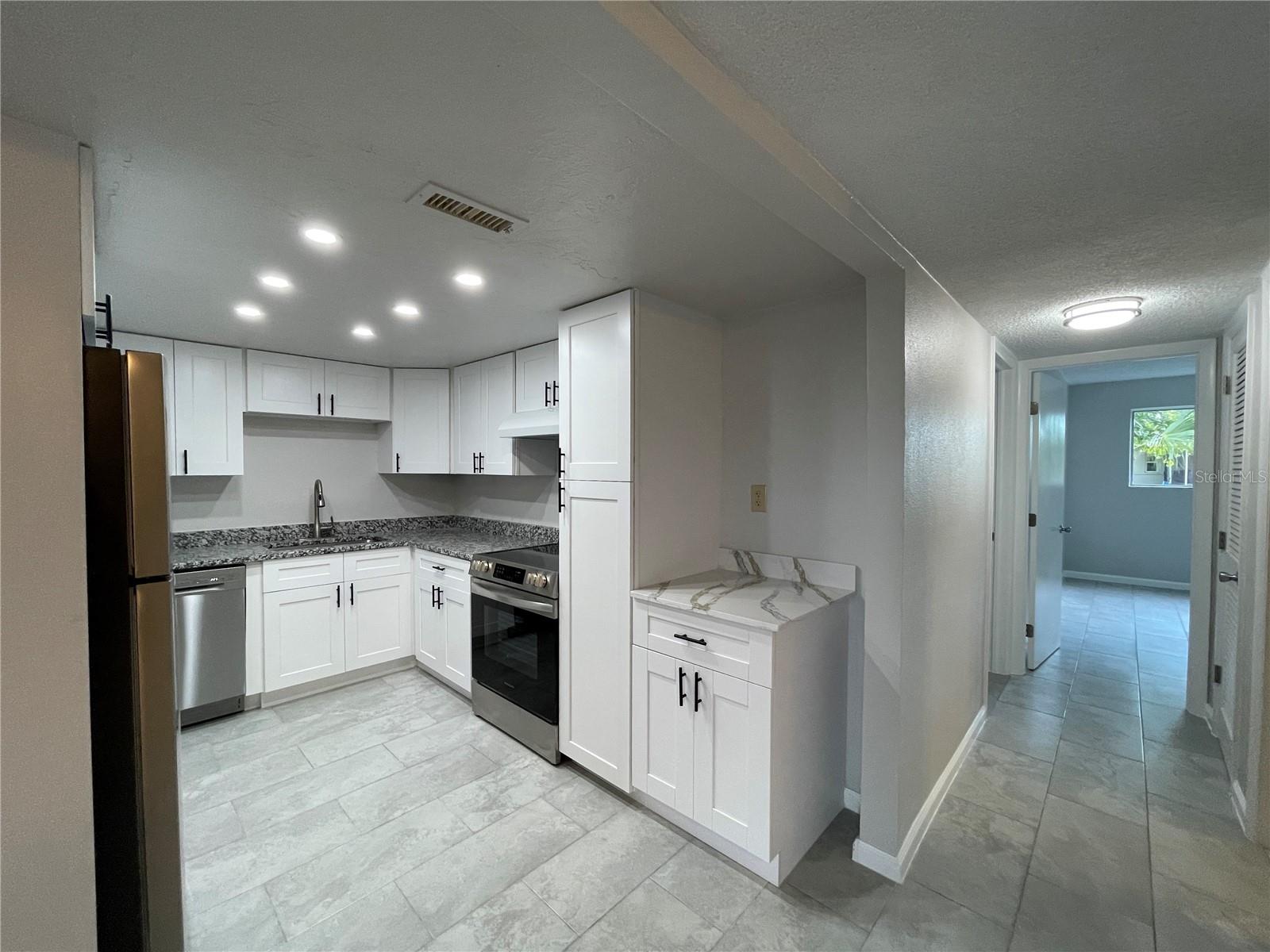 4906 VICTORIA DR #103, CAPE CORAL, FL, 33904