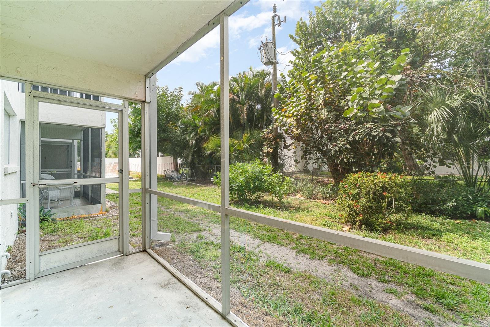 4906 VICTORIA DR #103, CAPE CORAL, FL, 33904