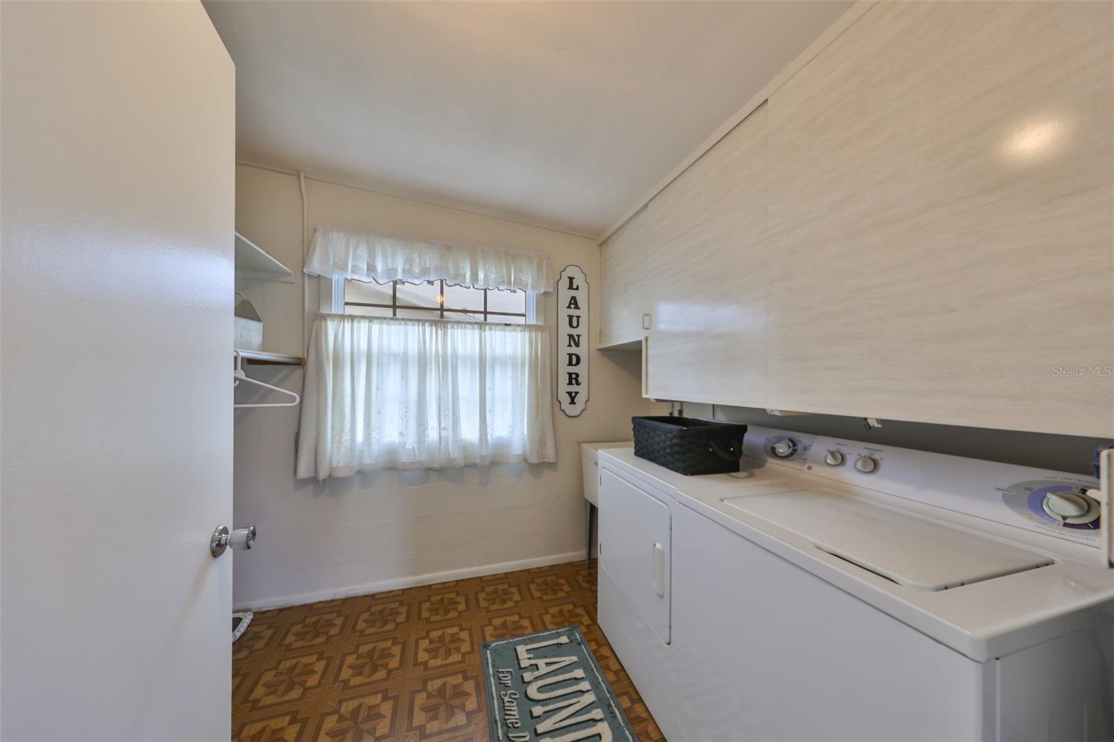 1728 COUNCIL DR, SUN CITY CENTER, FL, 33573