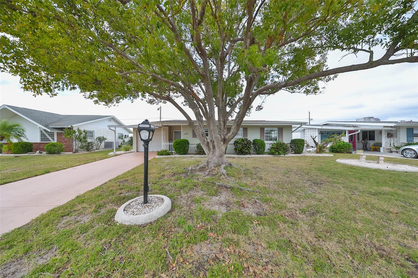 1728 COUNCIL DR, SUN CITY CENTER, FL, 33573