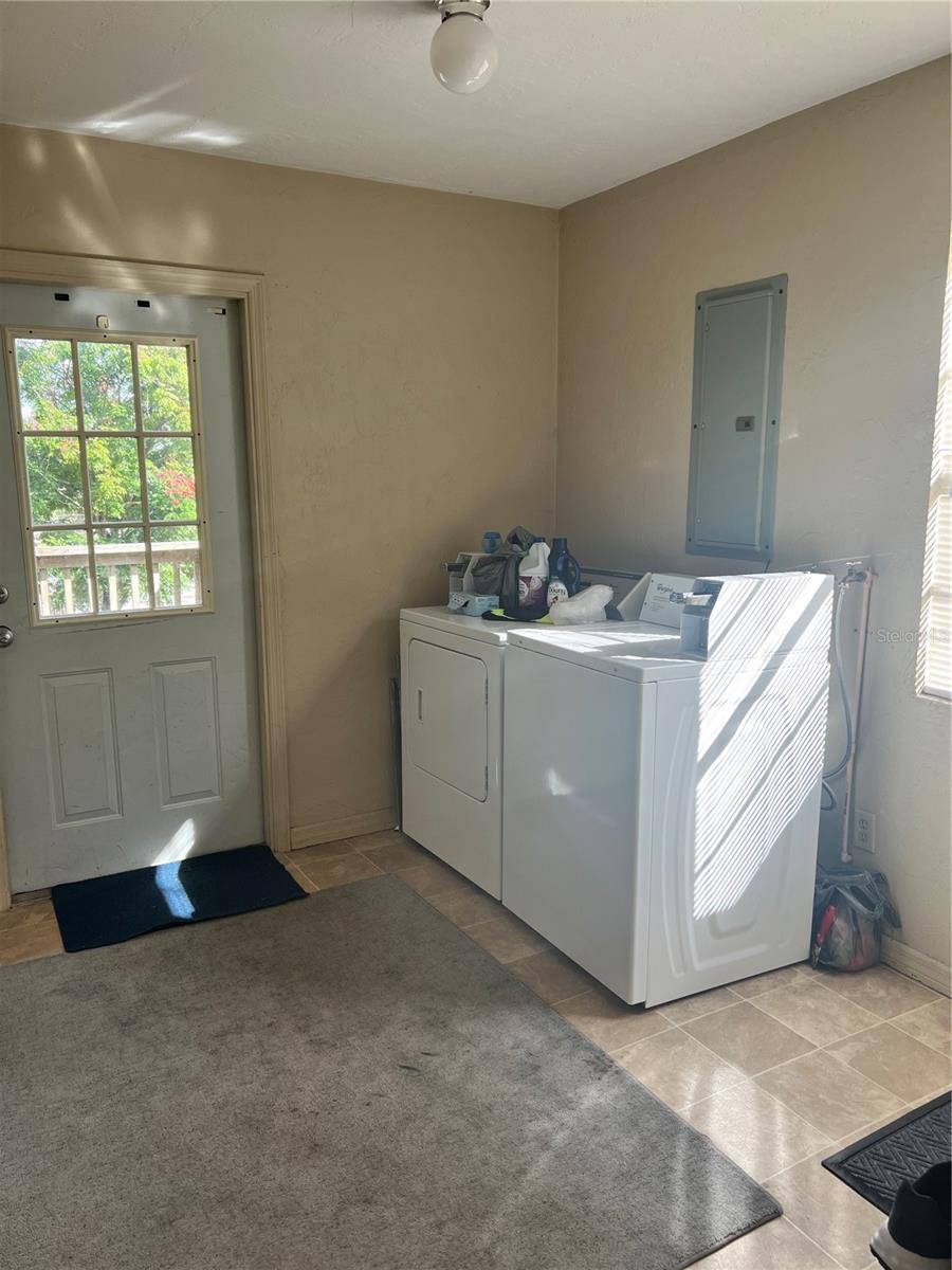 119 N ORANGE AVE, DELAND, FL, 32720