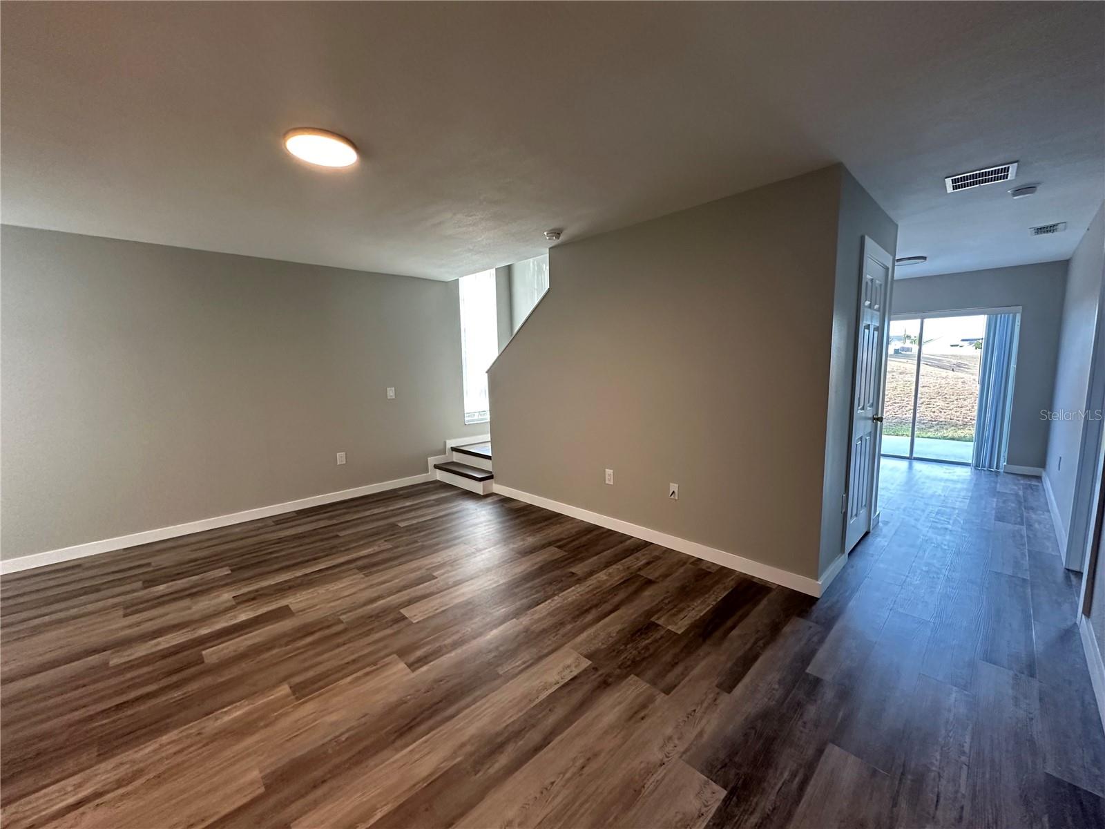 523 ROYAL RIDGE DR, DAVENPORT, FL, 33837